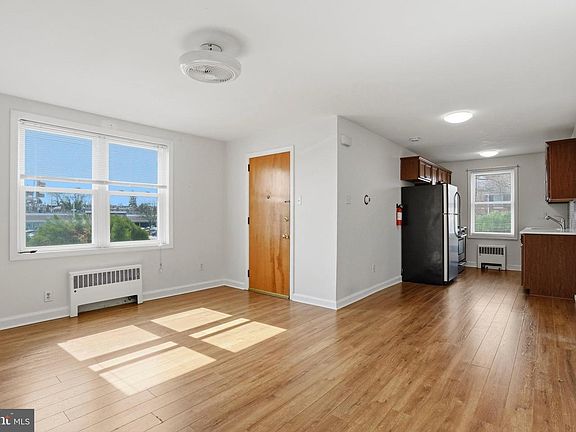 3rd image of 1 Trent Rd