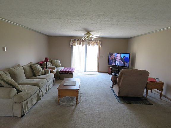 3rd image of 6800 Midway Dr