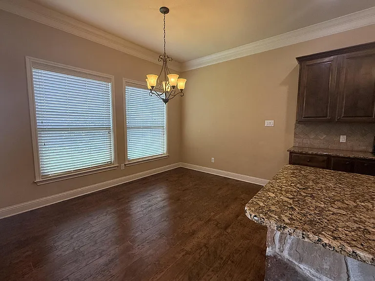 9804 Houston Dr — Photo 13