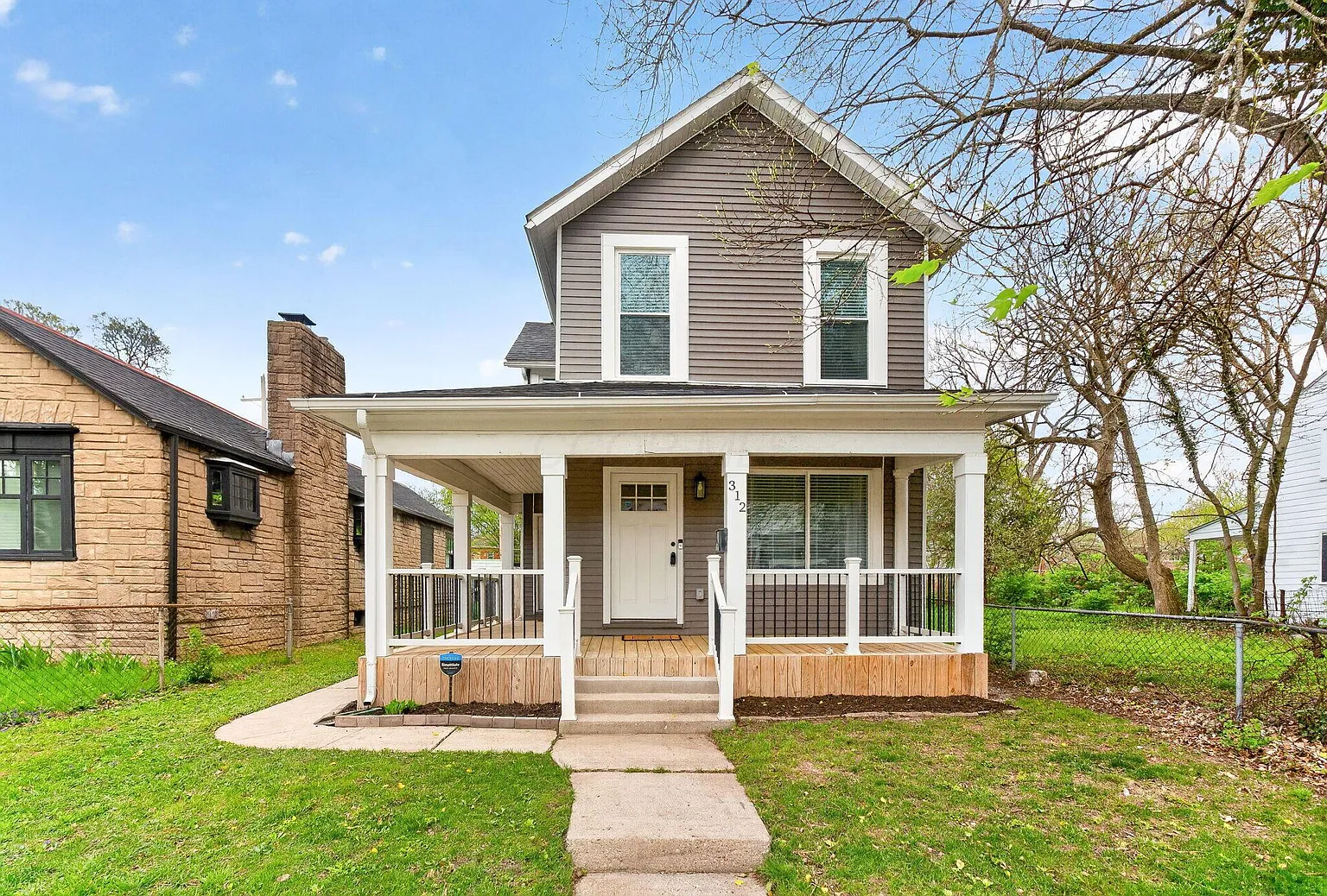 312 Wilson Ave photo 1