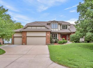 1039 N Post Oak Rd, Wichita, KS 67206