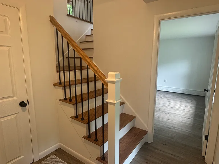 12 Davis Rd — Photo 2