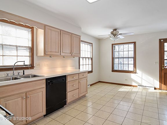 5th image of 130 Palm Dr