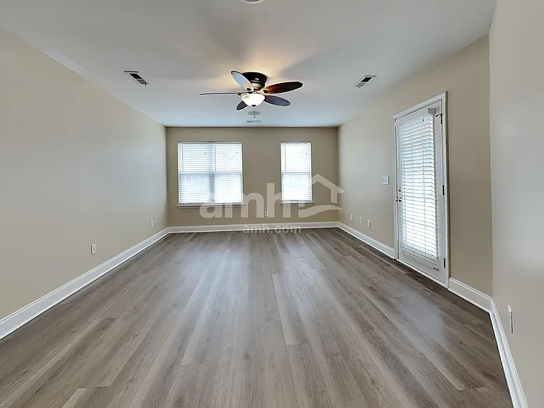 126 Diploma Dr — Photo 10