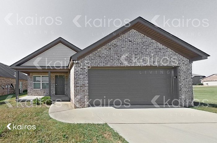 1st image of 1516 Maxwell Cir