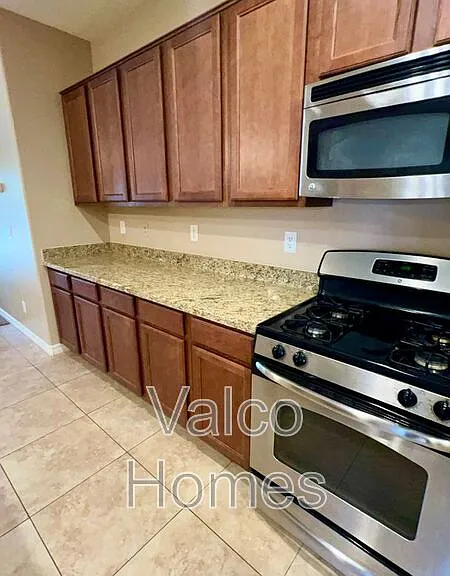 2717 E Ficus Way — Photo 4