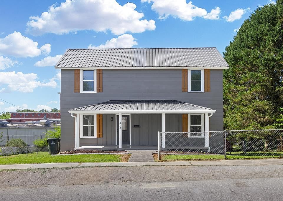 1st image of 402 Maple St