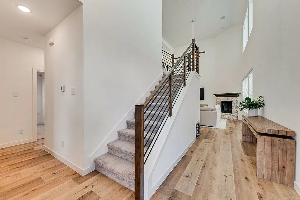 4 bed, 2449 sqft, $3,290 — Photo 2