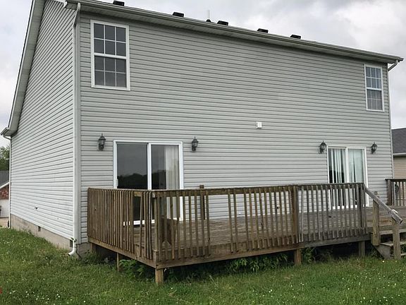 2nd image of 120 Oak Dr