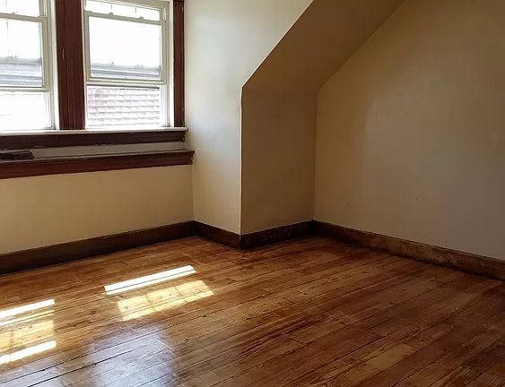 5th image of 442 Farmington Ave APT 3