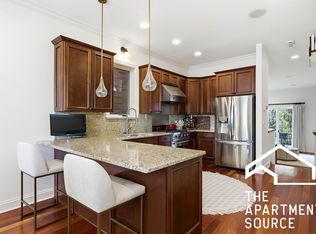 952 N Racine Ave #1, Chicago, IL 60642