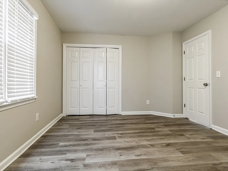 1504 Justin Dr — Photo 13