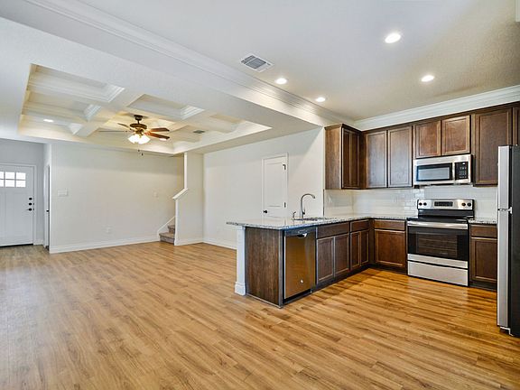 5th image of 341 Untermaier St