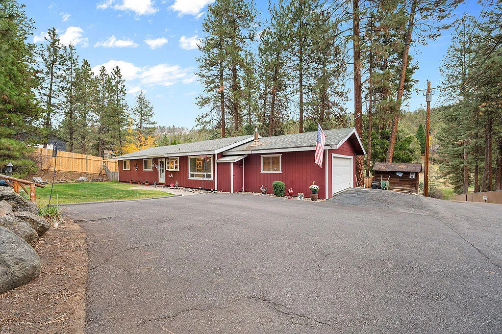 8607 McLaughlin Ln photo 1