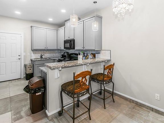 5th image of 406 Peabody Ave