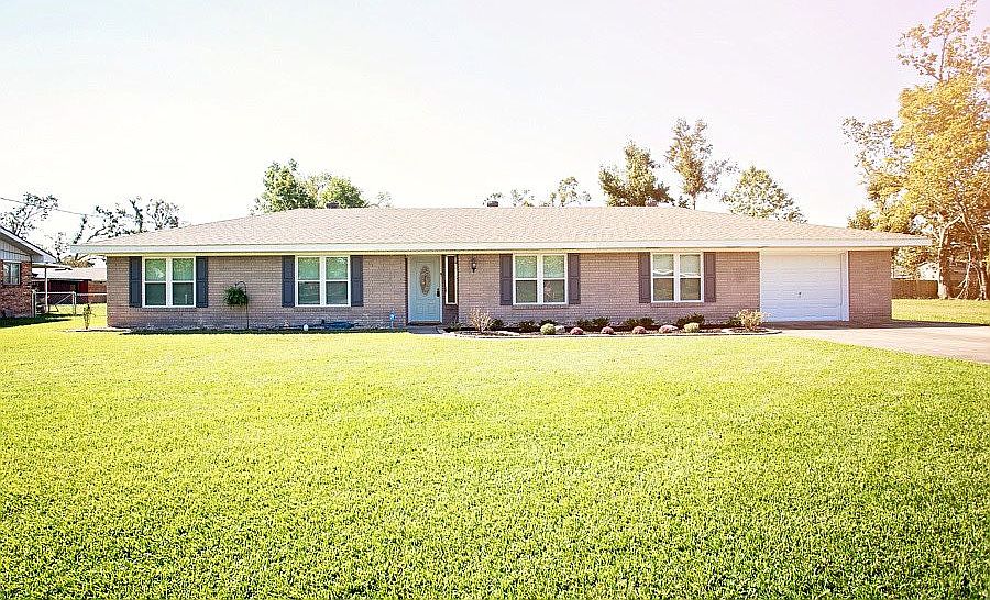 1st image of 2408 Mary Ann Dr