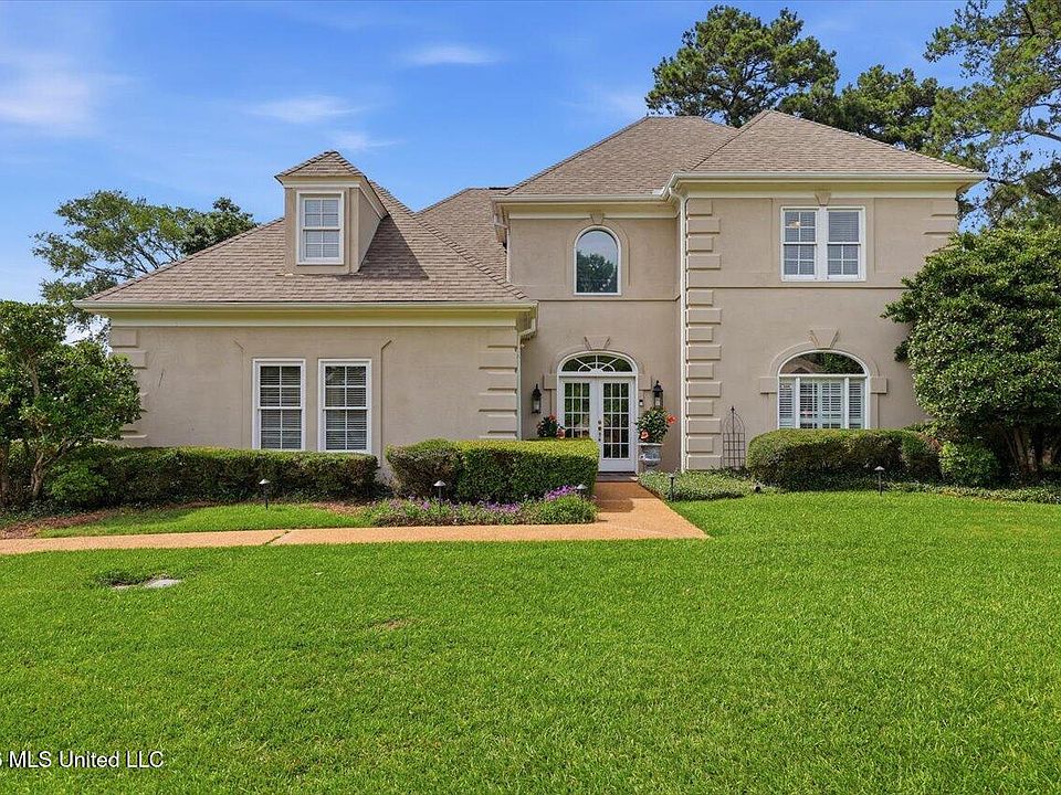 1st image of 103 Woodlands Green Dr