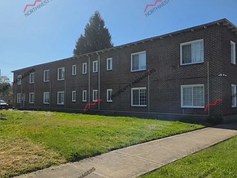 914 N Tower Ave — Photo 4
