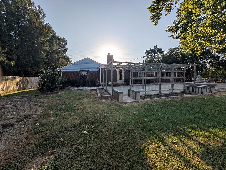 2250 S Hillside St — Photo 16