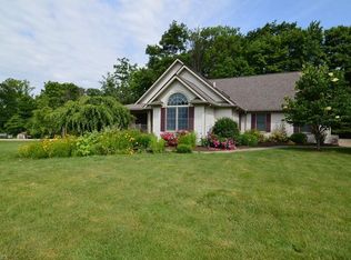16320 Stagecoach Dr, Garrettsville, OH 44231