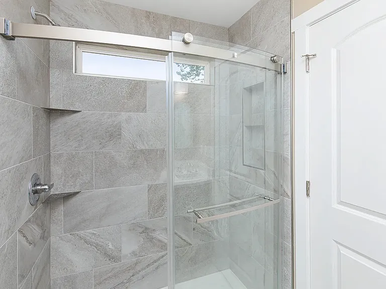 1315 W 25th St — Photo 13