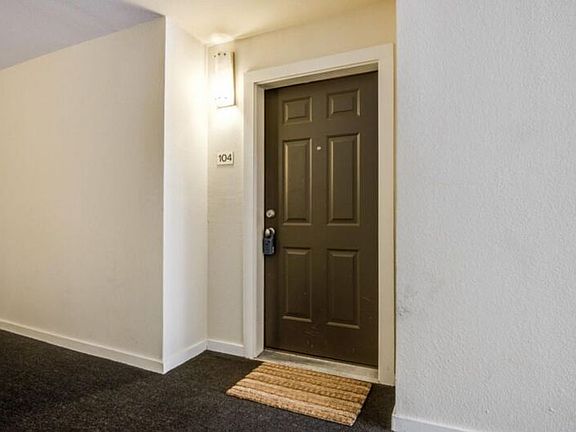 3rd image of 5111 Manett St APT 104