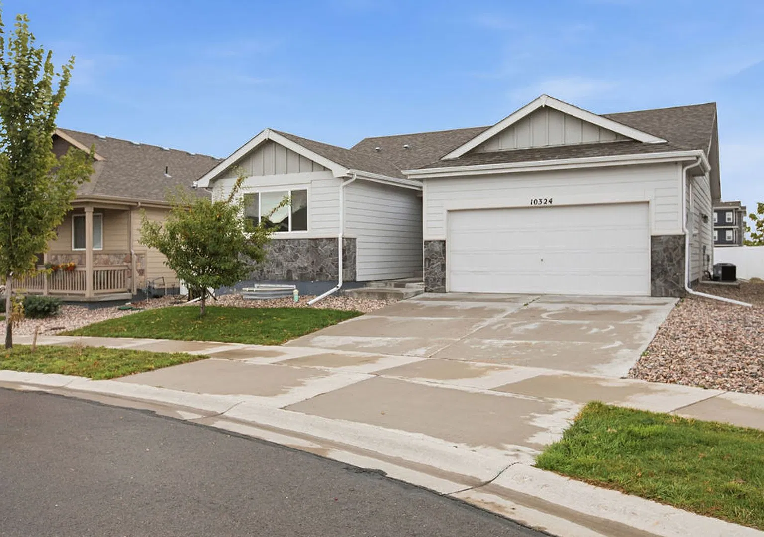 Charming 3 Bedroom, 2 Bath Home in West Greeley — Photo 2