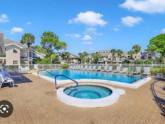 Emerald Woods pool and hot tub