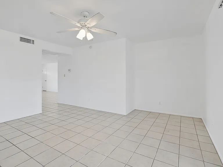 2104 E Cornell Dr — Photo 7