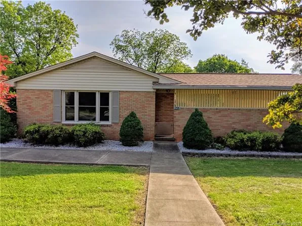 135 Hall St, Forest City, NC 28043