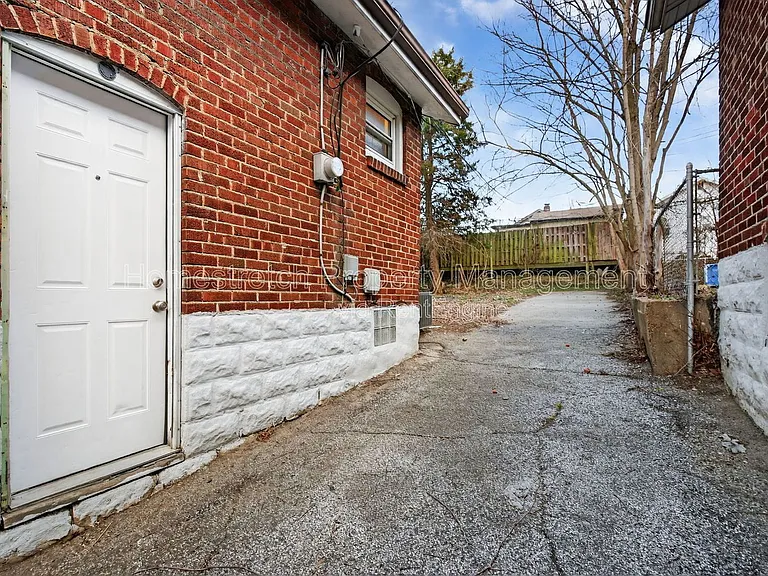 8347 Eton Pl — Photo 18