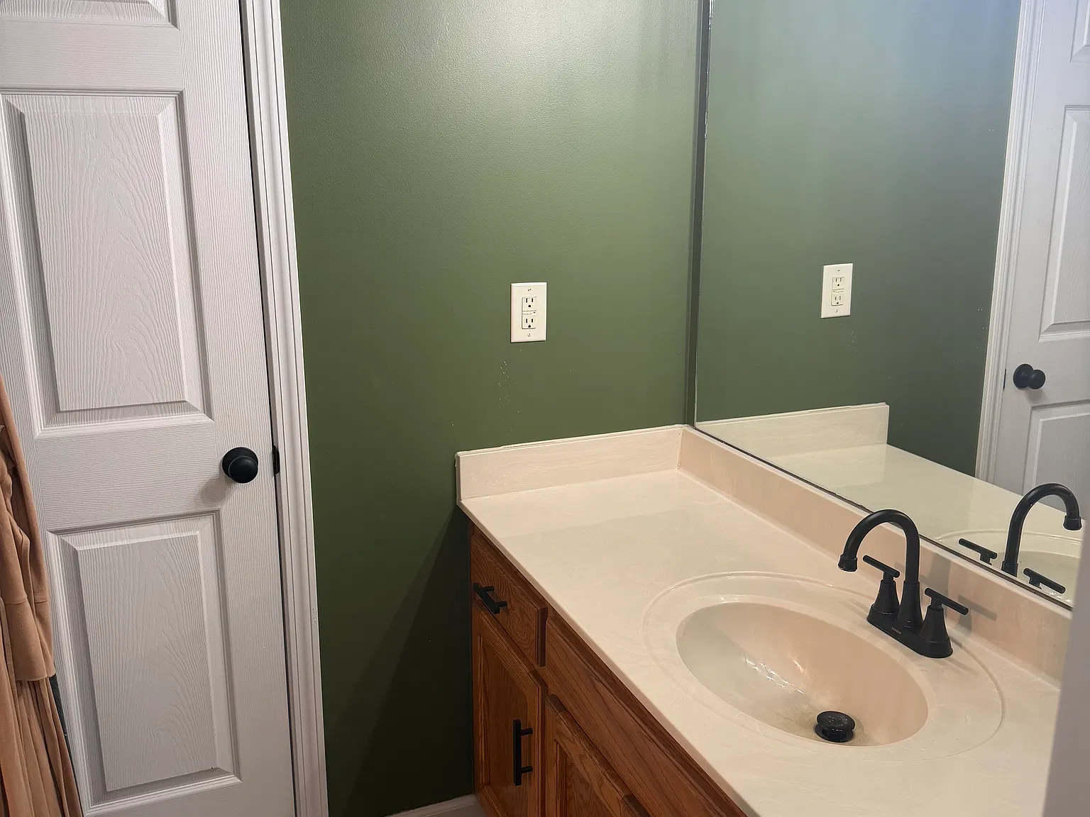 3 bed, 1174 sqft, $1,650 — Photo 2