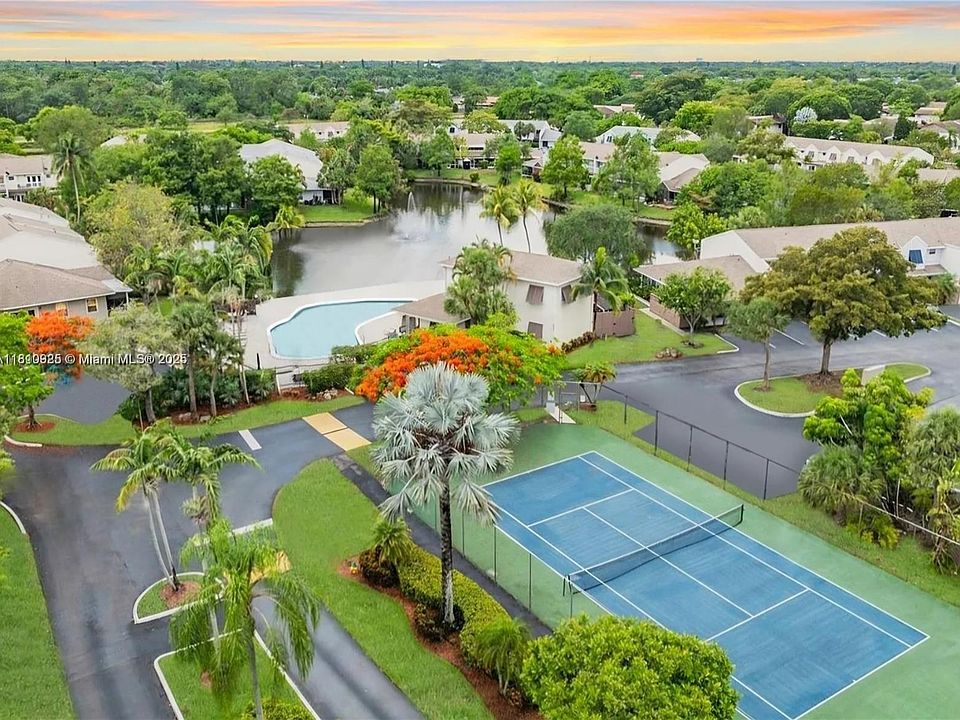 4724 S Hemingway Cir, Margate, FL 33063 | Zillow