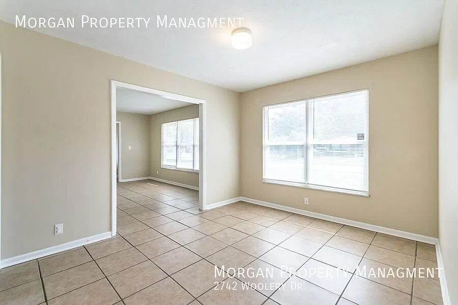 Charming Brick Home with 1,500+ Sq Ft in Arlington Hills! — Photo 4