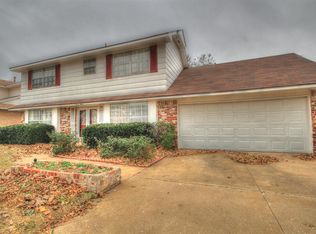 712 Brightside Dr, Midwest City, OK 73110