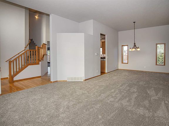2nd image of 1911 S Morningside Heights Dr