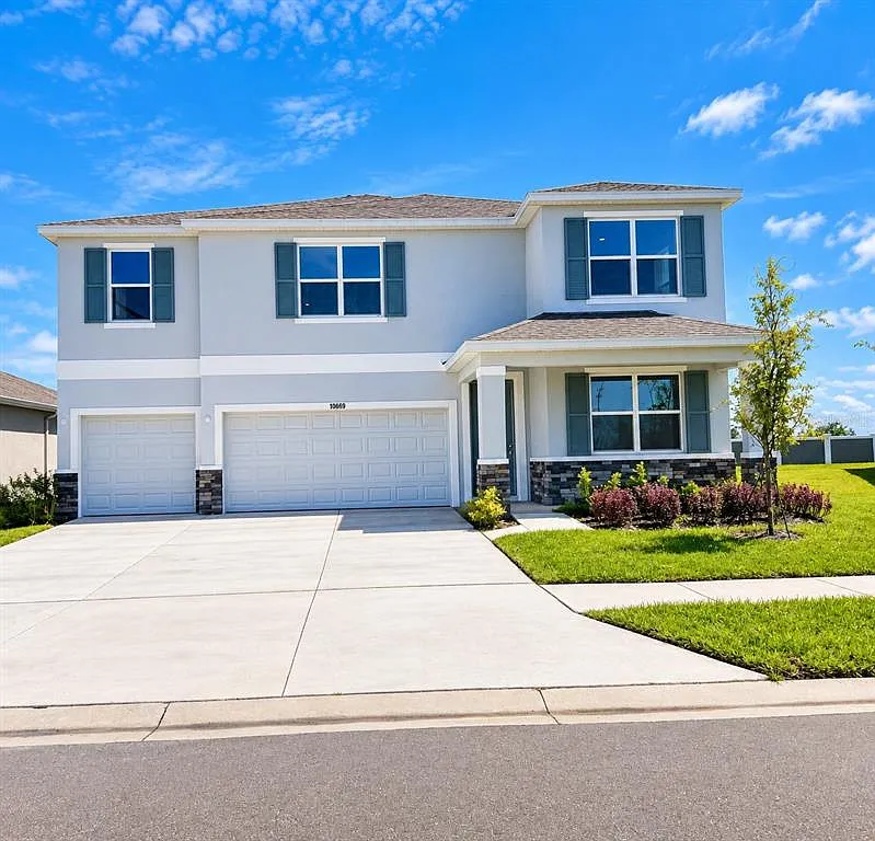 5 bed, 4.5 bath, 3975 sqft, $3,900 — Photo 1