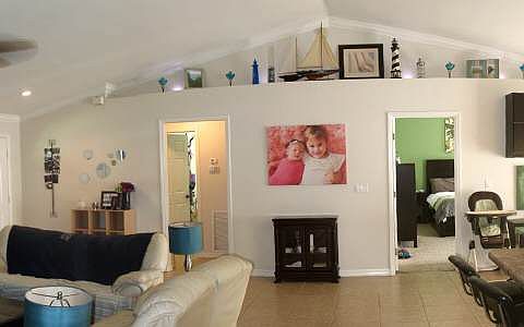 3rd image of 126 Thurman Ave