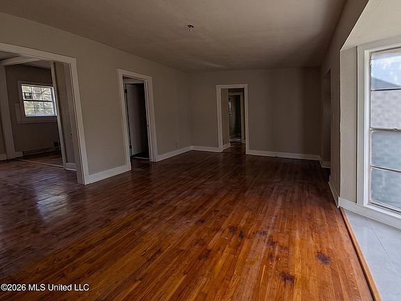 5th image of 2300 23rd Ave