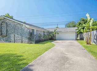 12219 Pine Knoll Dr, Houston, TX 77099