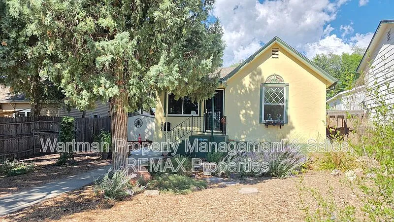 2 bed, 1.0 bath, 934 sqft, $2,200 — Photo 3