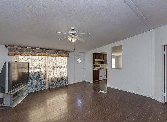 3rd image of 24404 Cottonwood Dr