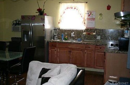 4th image of 8138 Murietta Ave