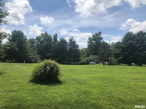 3rd image of 22 Shorewood Dr