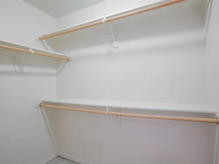 379 Badger Ct — Photo 21