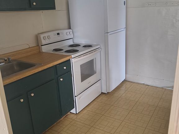 2nd image of 114 S Princess St #1