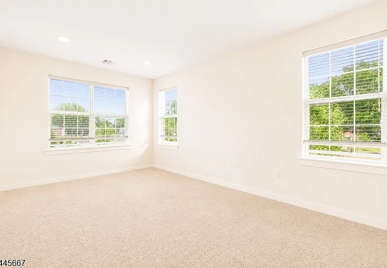 723 Lorhan Dr — Photo 17