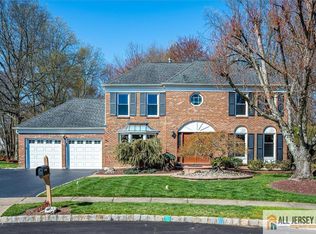 13 Patricia Way, Kendall Park, NJ
