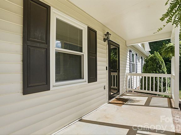 4th image of 3444 N Oxford St