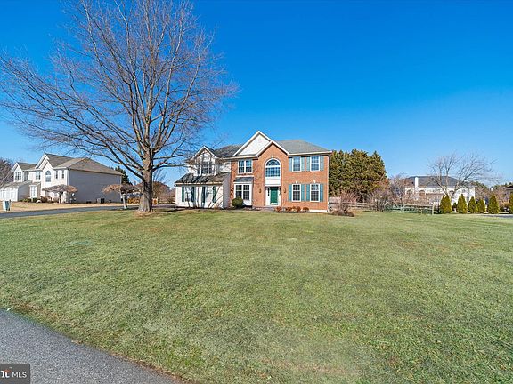 3rd image of 226 Cornwell Dr